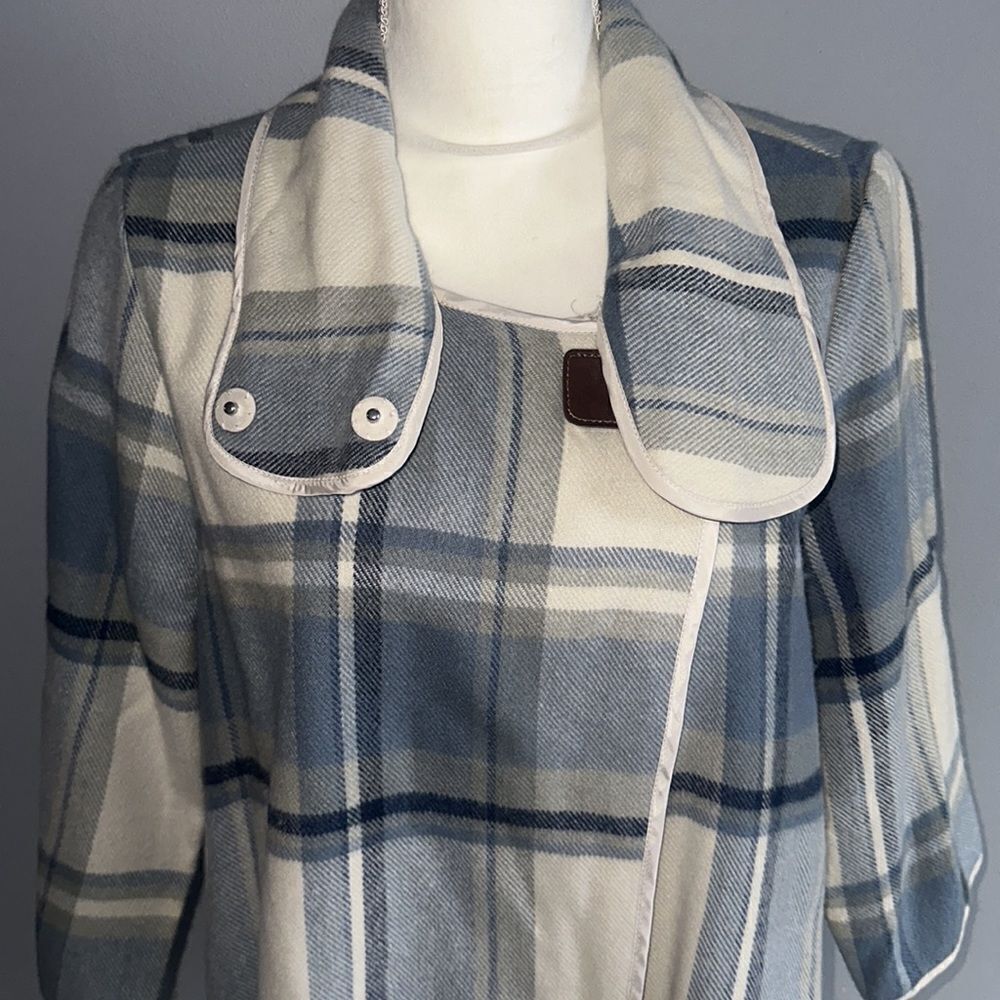 Multiples Plaid Jacket! - Picture 8 of 15
